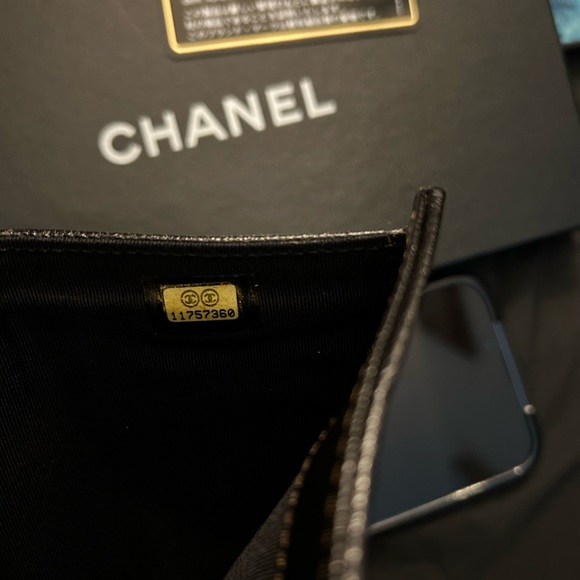 CHANEL excellent condition iridescent Wallet - Picture 3 of 9